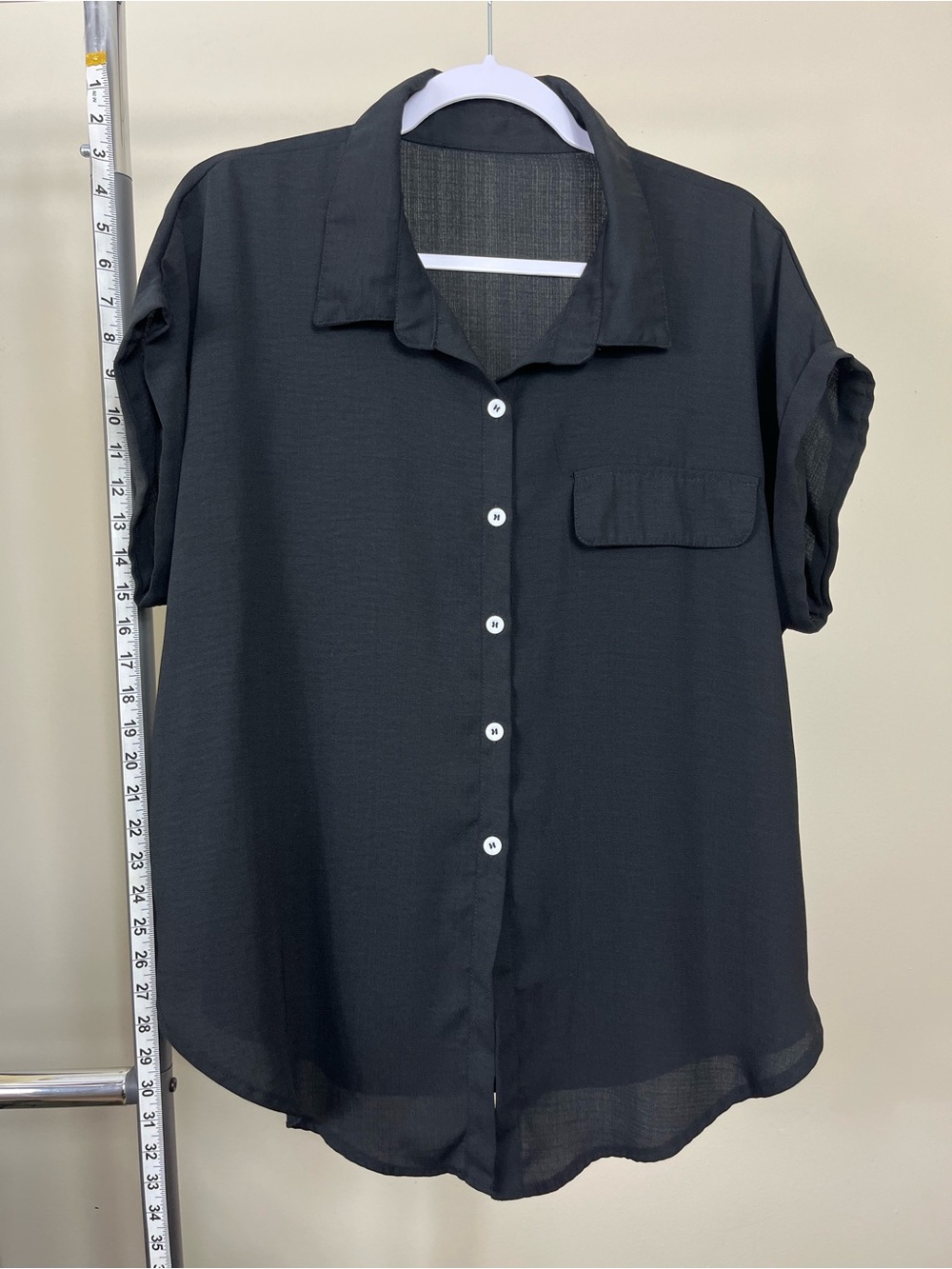 Emery Rose Women’s Black Short-Sleeve Button-Down Shirt with Pocket